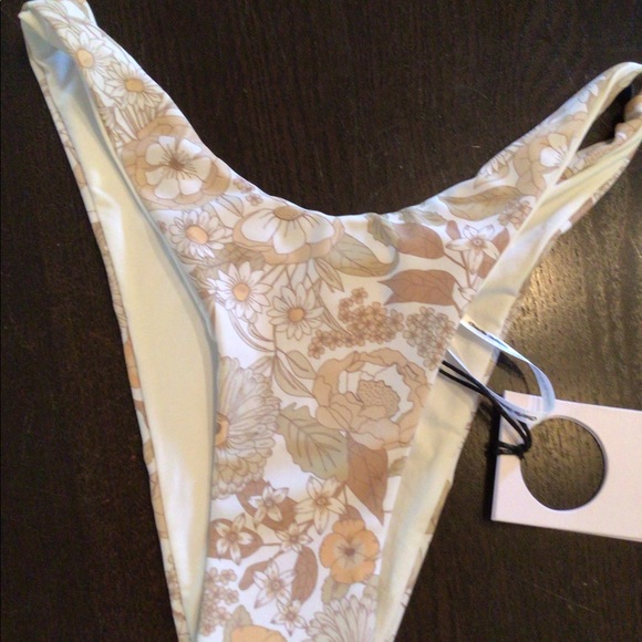 SALE 🌴🐚🌴Charlie Holiday bikini - Picture 2 of 4